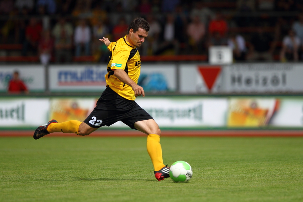 IMAGE: http://www.ogbamudu.de/web/media/potn/1DI49999.JPG